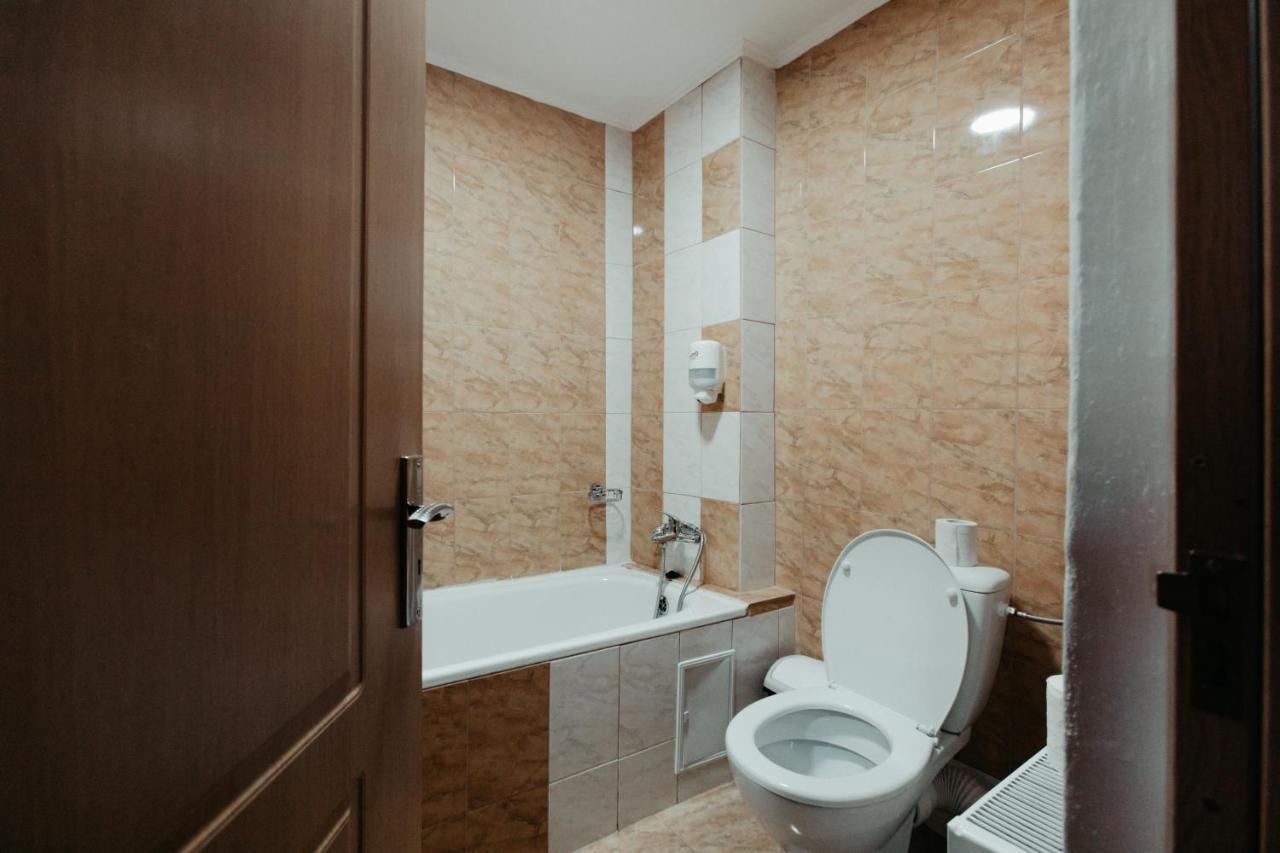 Tîrgu Lăpuş Casa Preturii酒店 外观 照片