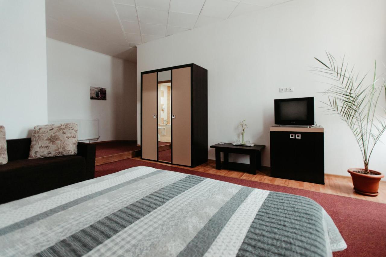Tîrgu Lăpuş Casa Preturii酒店 外观 照片