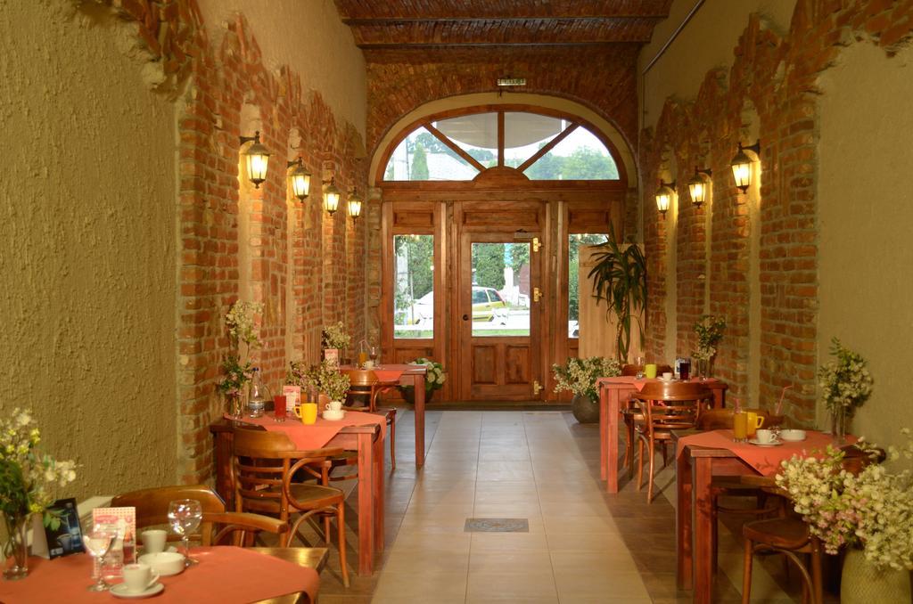 Tîrgu Lăpuş Casa Preturii酒店 外观 照片